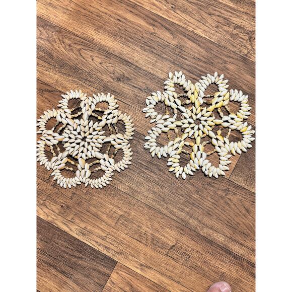Vintage Boho Cowrie Seashell Trivet Hot Plate Set of 2 - Picture 1 of 4